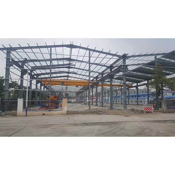 Lavori di costruzioni prefabbricate in acciaio e di costruzioni supportate da acciaio a forma di H
