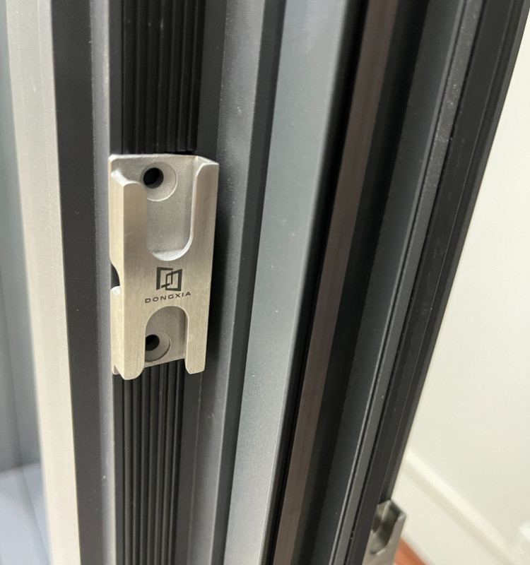 Finestra di casello in stile minimalista moderno con schermo nascosto facile da rimuovere e pulire