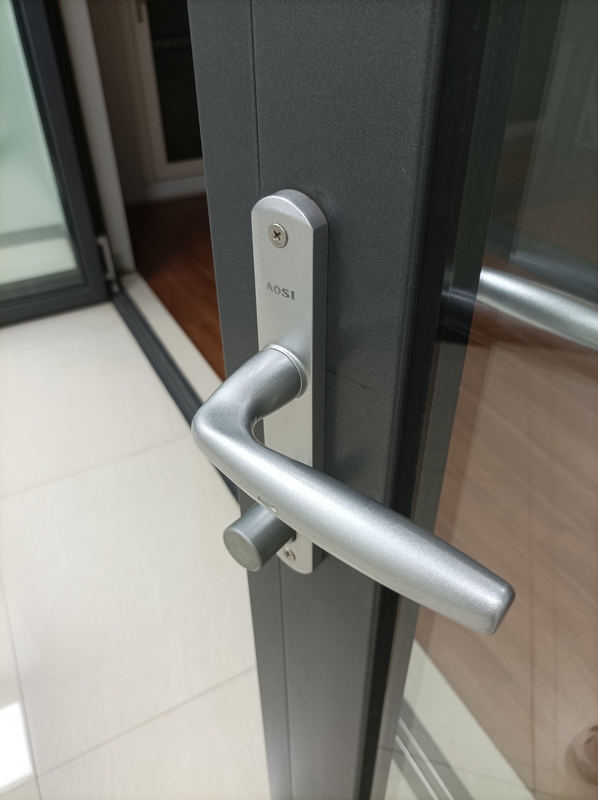 Porta pieghevole anti-strizzatura serie 65 per residenze private, ville, aree commerciali, uffici